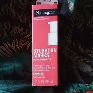 Neutrogena Stubborn Marks PM Treatment in Red Packaging